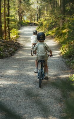 Kinder beim Radfahren